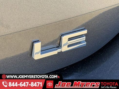 Used 2025 Toyota Highlander LE image 11