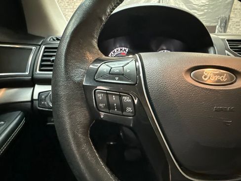 Used 2018 Ford Explorer Platinum AWD/4WD image 18