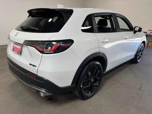 Used 2024 Honda HR-V Sport image 3