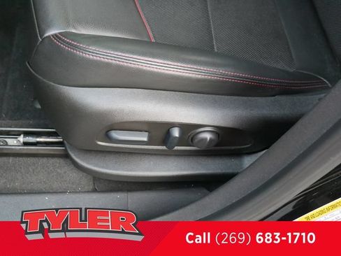 Used 2023 Chevrolet Equinox RS w/ RS Leather Package AWD/4WD image 21