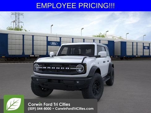 New 2026 Ford Bronco Outer Banks AWD/4WD image 3