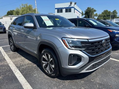 Used 2024 Volkswagen Atlas Cross Sport SE AWD/4WD image 1