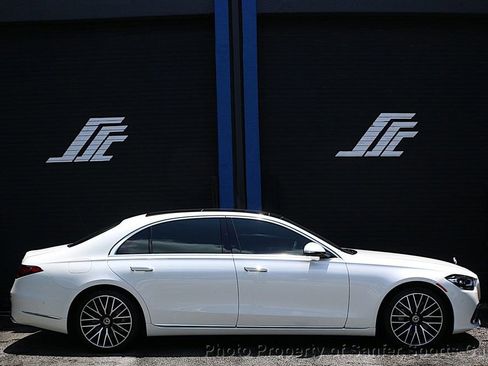 Used 2022 Mercedes-Benz S 500 4MATIC image 1