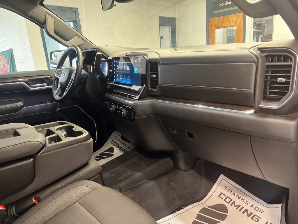Used 2024 Chevrolet Silverado 1500 RST AWD/4WD image 40
