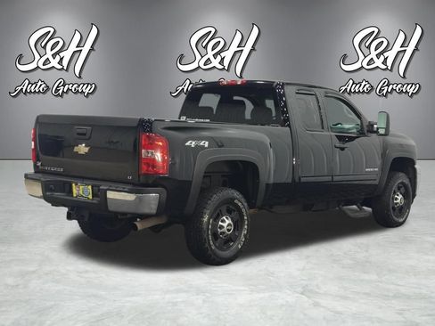 Used 2011 Chevrolet Silverado 2500 LT w/ Snow Plow Prep Package AWD/4WD image 18
