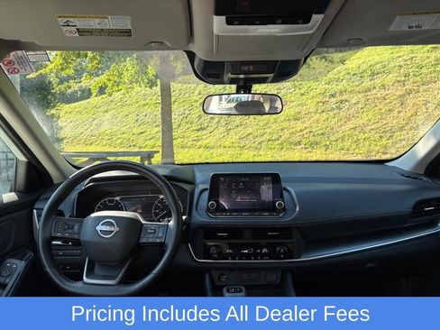 Used 2025 Nissan Rogue SV AWD/4WD image 7