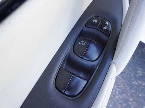Certified 2019 Nissan Rogue Sport SL FWD image 15