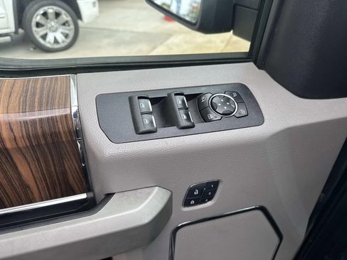 Used 2015 Ford F150 Lariat w/ Equipment Group 502A Luxury RWD image 22