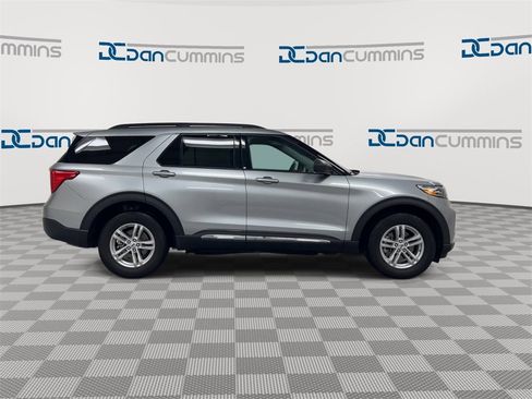 Used 2023 Ford Explorer XLT image 9