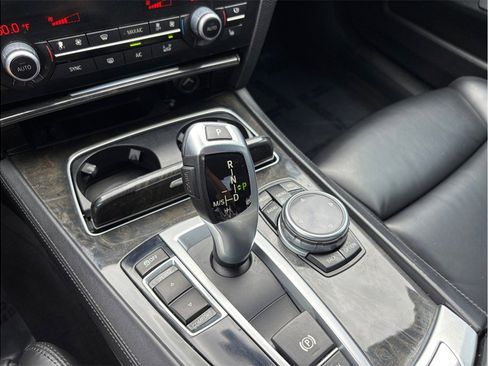 Used 2014 BMW 750i RWD image 36