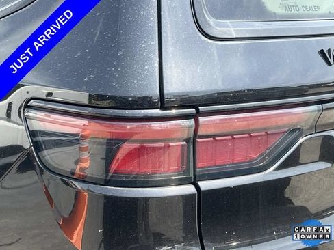 Used 2024 Jeep Wagoneer Series II AWD/4WD image 11