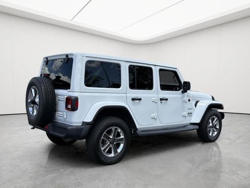 Used 2019 Jeep Wrangler Unlimited Sahara w/ Uconnect 4C Nav & Sound Group AWD/4WD image 8