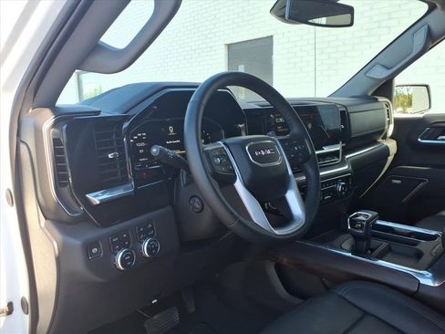 Used 2024 GMC Sierra 1500 SLT image 5