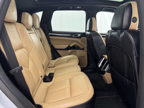 Used 2017 Porsche Cayenne Platinum Edition image 26
