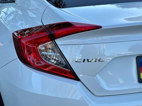 Used 2018 Honda Civic EX image 26