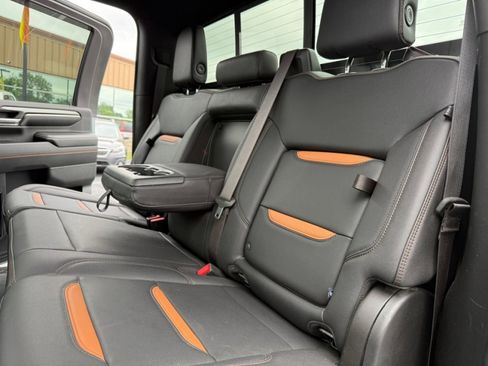 Used 2024 GMC Sierra 2500 AT4 w/ AT4 Premium Plus Package image 17