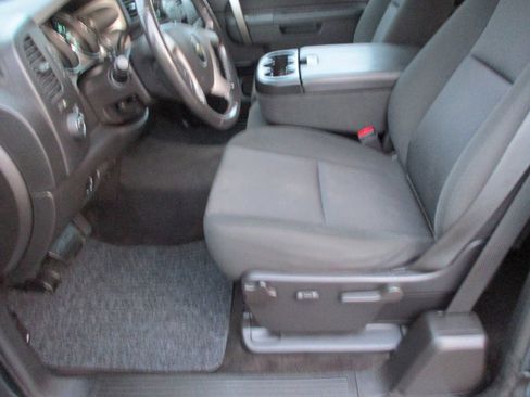 Used 2013 Chevrolet Silverado 2500 LT w/ Interior Plus Package image 31