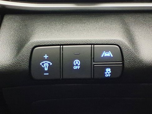 Certified 2023 Hyundai Elantra SE FWD image 22
