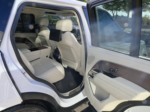 Used 2023 Land Rover Range Rover Autobiography image 46