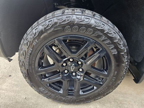 Used 2024 Chevrolet Silverado 1500 LT Trail Boss AWD/4WD image 6
