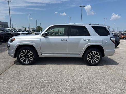 Used 2018 Toyota 4Runner Limited AWD/4WD image 6