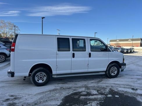 Used 2024 GMC Savana 2500 w/ Driver Convenience Package image 2