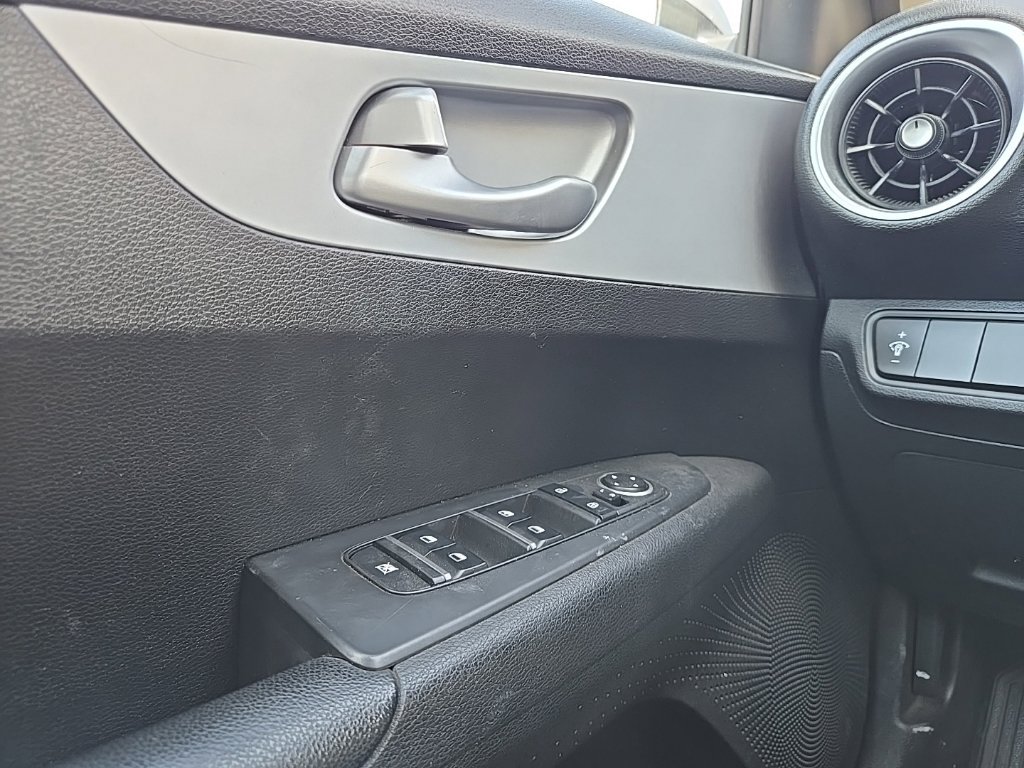 Used 2023 Kia Forte LXS FWD image 18