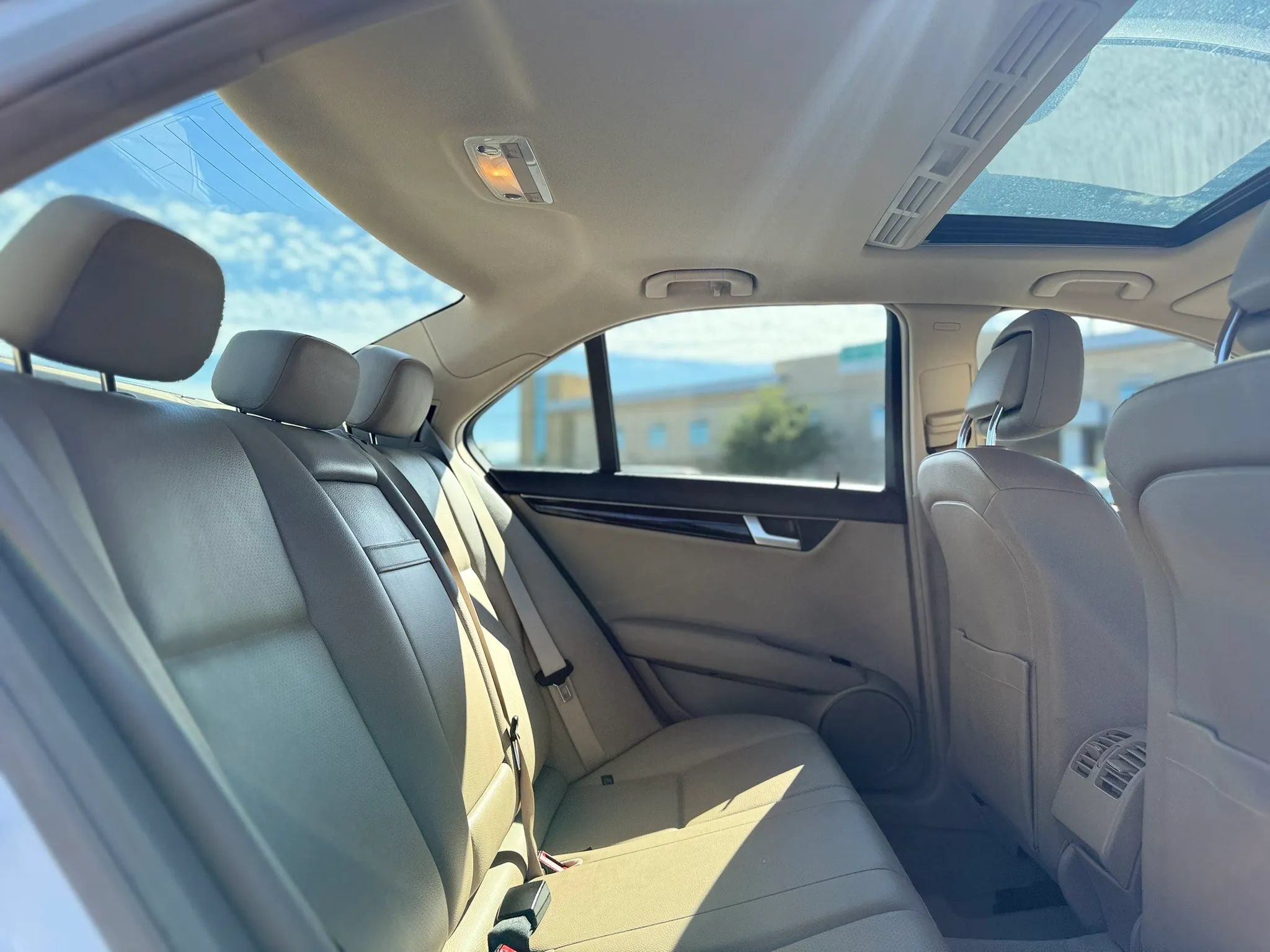 Used 2014 Mercedes-Benz C 250 Sedan image 22