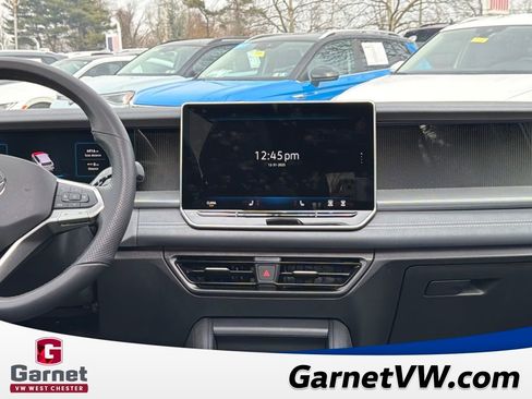 Used 2025 Volkswagen Tiguan SE R-Line image 17