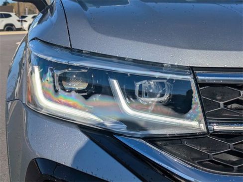 Certified 2024 Volkswagen Taos SEL image 10