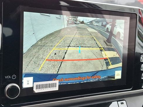 Used 2025 Toyota Camry LE image 17