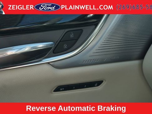 Used 2023 Cadillac XT6 Premium Luxury w/ Technology Package AWD/4WD image 32