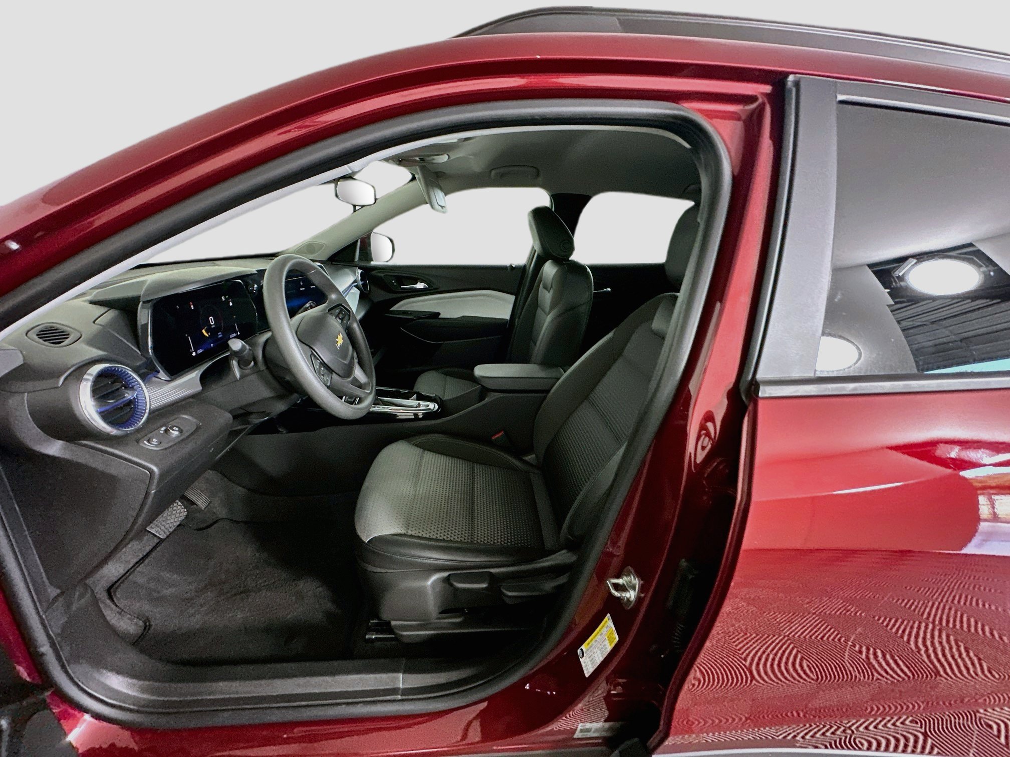 Used 2025 Chevrolet Trax LT FWD image 13
