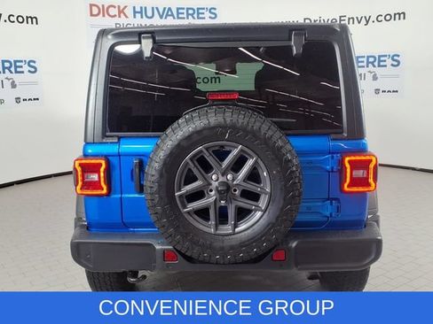 Used 2025 Jeep Wrangler Unlimited Sport AWD/4WD image 5