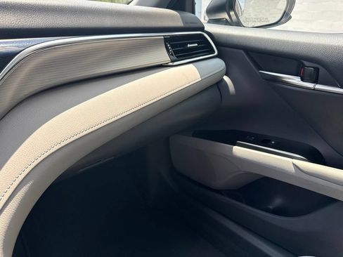 Used 2018 Toyota Camry SE FWD image 27