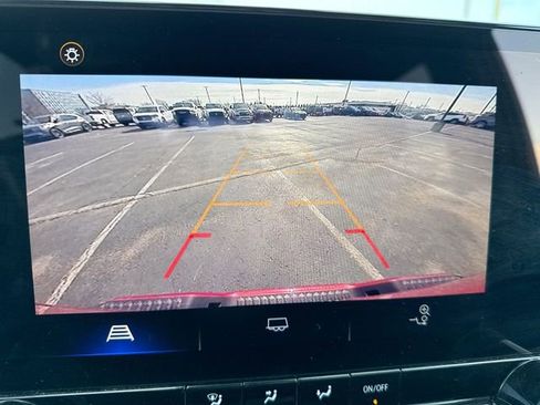 Used 2023 Chevrolet Colorado LT w/ LT Convenience Package image 17