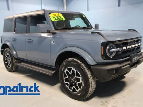 Used 2025 Ford Bronco Outer Banks image 1