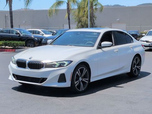 Used 2023 BMW 330i Sedan w/ Premium Package RWD image 5
