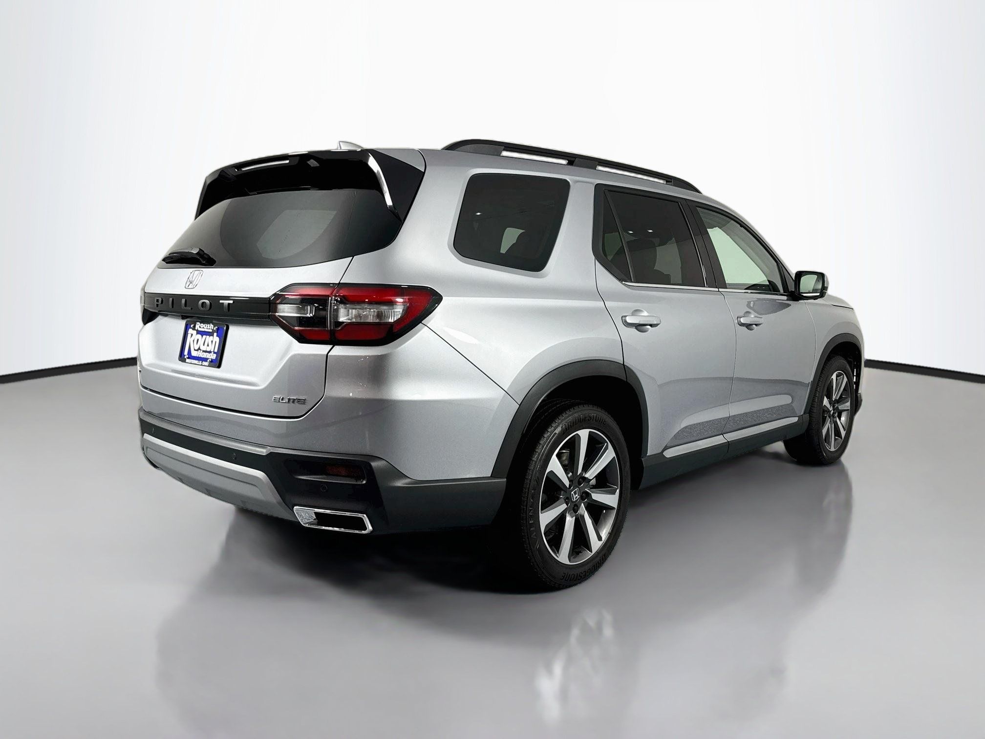 Certified 2024 Honda Pilot Elite image 5
