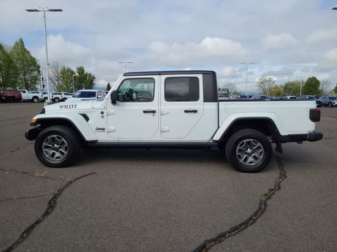 Used 2022 Jeep Gladiator Sport AWD/4WD image 11