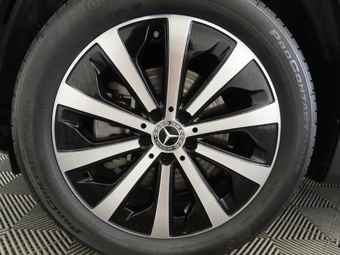 Certified 2022 Mercedes-Benz GLB 250 4MATIC image 30