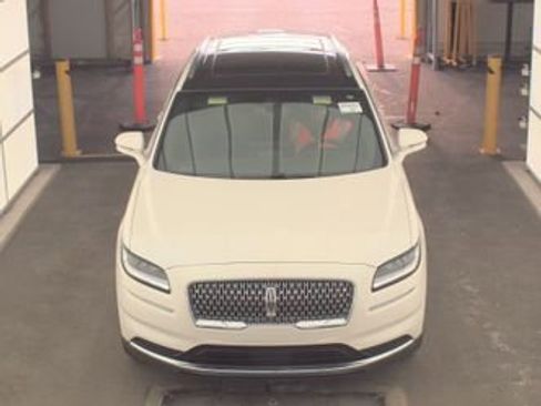 Used 2022 Lincoln Nautilus Reserve w/ Luxury Package image 2