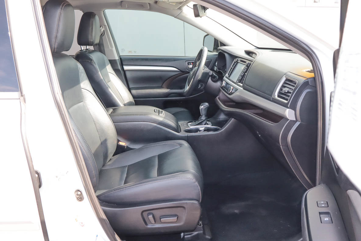 Used 2019 Toyota Highlander XLE AWD/4WD image 26