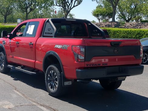 Used 2023 Nissan Titan PRO-4X w/ Pro-4x Convenience Package AWD/4WD image 8
