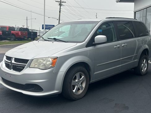 Used 2012 Dodge Grand Caravan SXT FWD image 4