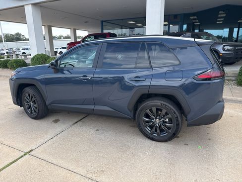 Used 2026 Toyota RAV4 XLE Premium FWD image 9