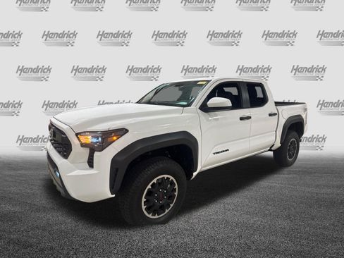 Certified 2025 Toyota Tacoma TRD Off-Road AWD/4WD image 47