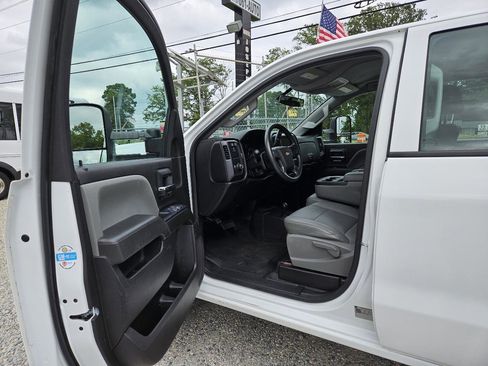 Used 2019 Chevrolet Silverado 2500 W/T AWD/4WD image 16