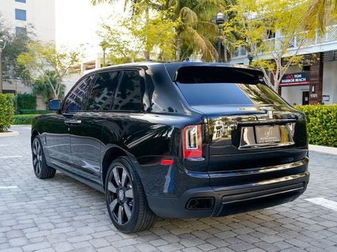 Used 2023 Rolls-Royce Cullinan Sport Utility w/ Cullinan Package image 38
