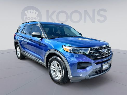 Used 2022 Ford Explorer XLT RWD image 2